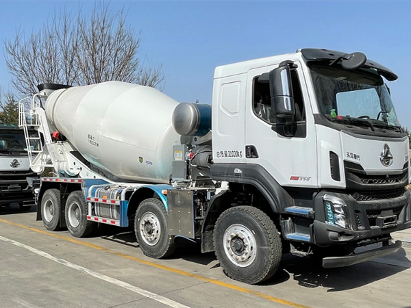 春暖花開，發(fā)車愉快！60臺(tái)凌宇攪拌車奔赴市場(chǎng)，助力客戶發(fā)展