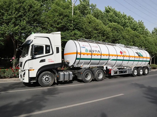 再掀發(fā)車熱潮，130臺(tái)凌宇液罐車批量發(fā)往寧夏