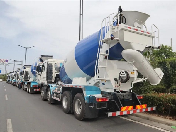 夏日炎炎，凌宇超甜！60臺(tái)“藍(lán)胖子”奔赴華南