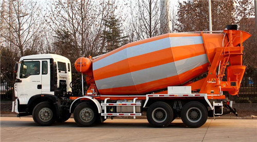 貴港召開(kāi)防止混凝土攪拌車拋撒滴漏會(huì)議，如何防止混凝土攪拌車撒漏問(wèn)題